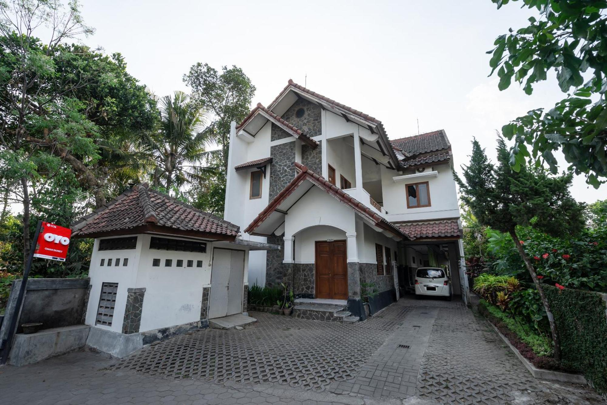 Super Oyo 1778 Omah Duwet Hotel Beran Kidul Exterior photo